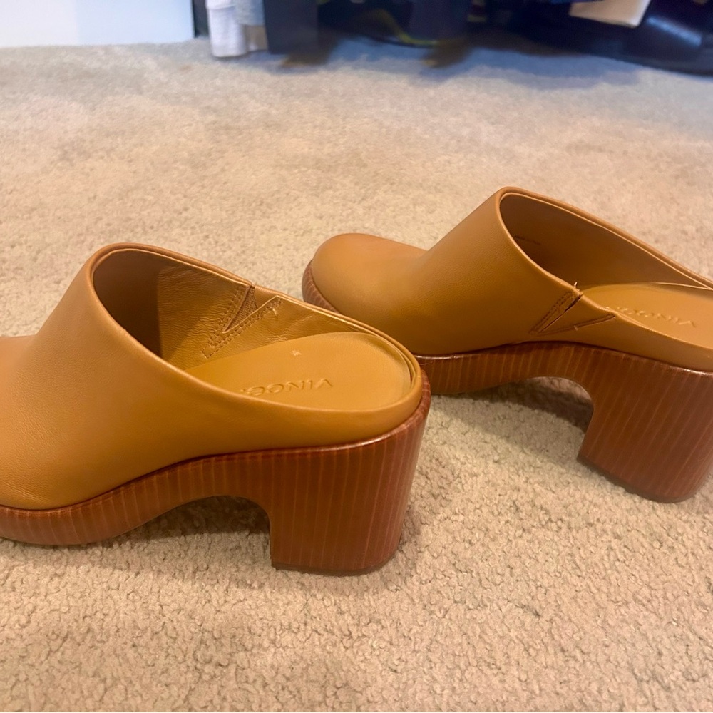 Vince Tan Leather Mules in Excellent Condition - Picture 10 of 11